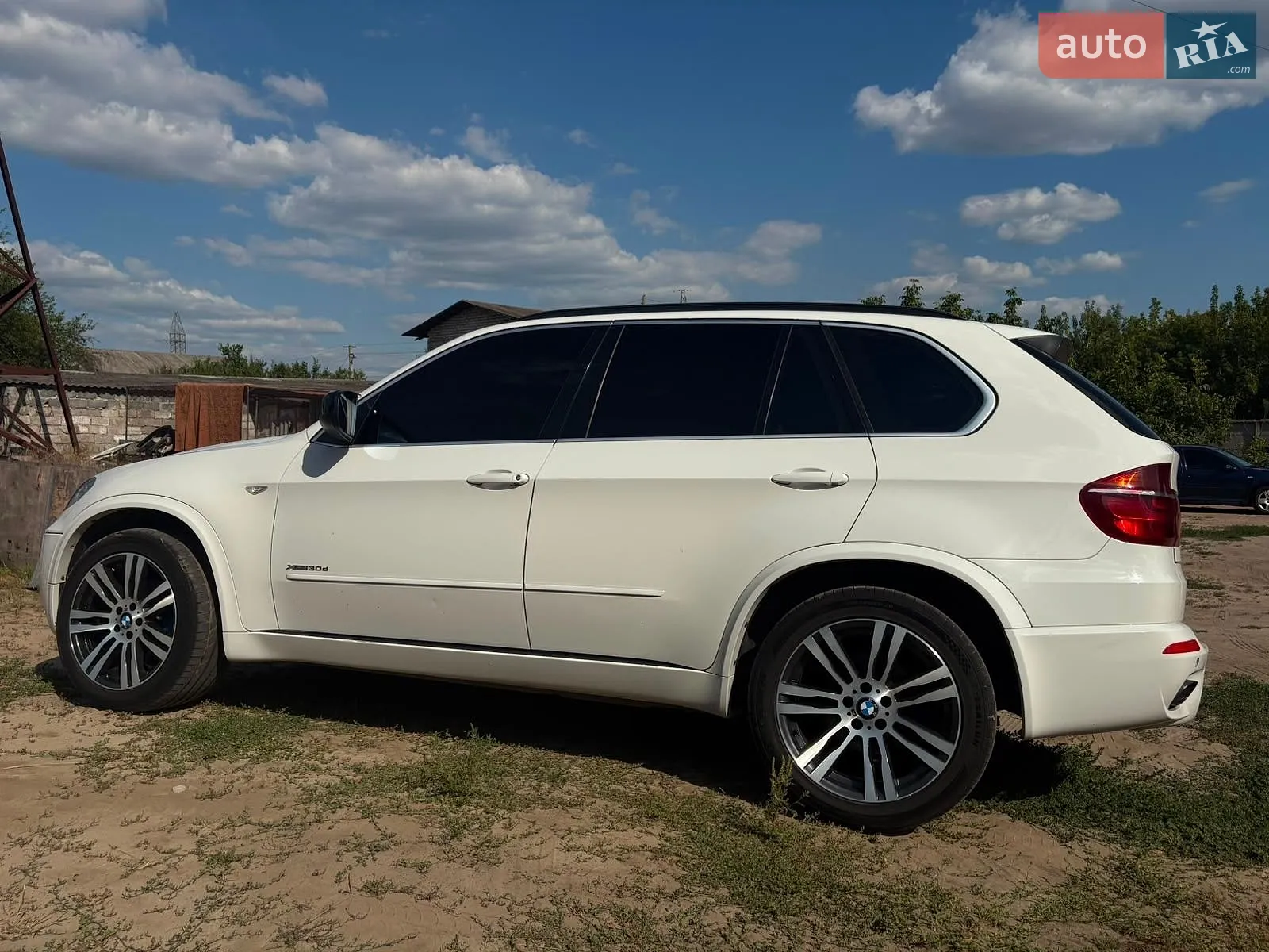 BMW X5 2011 — 1