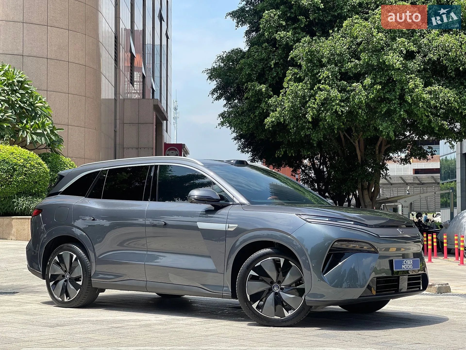 BYD Tang L, 2025