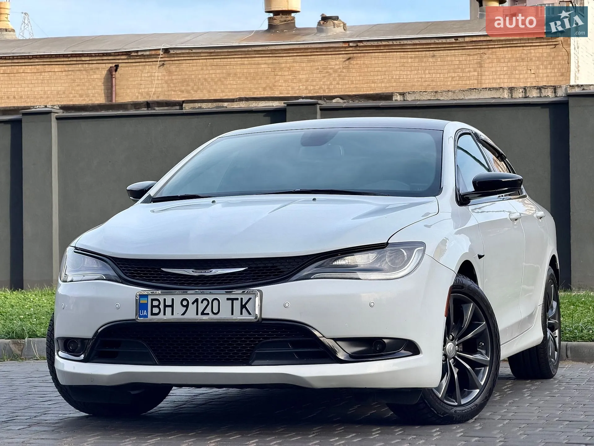 Chrysler 200, 2015
