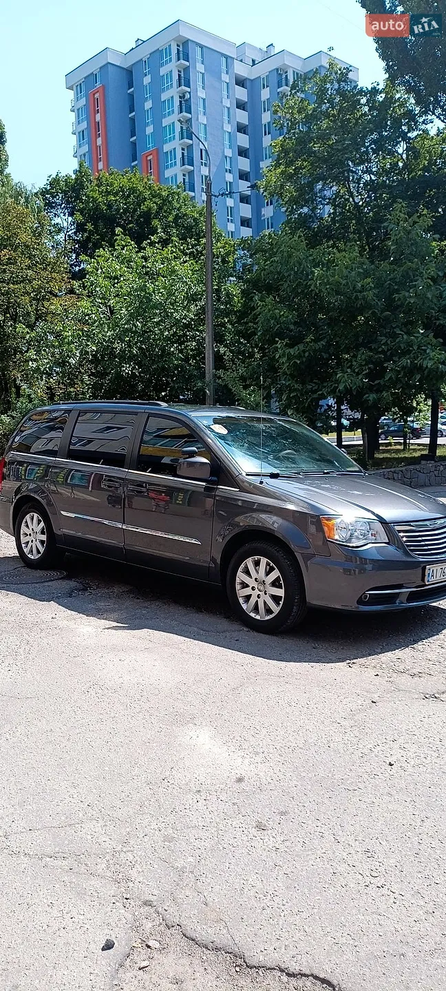Chrysler Town & Country, 2015