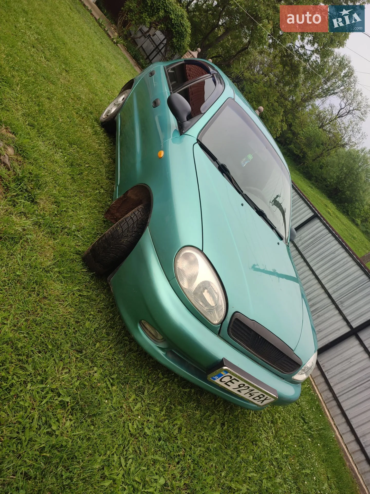 Daewoo Lanos, 1998