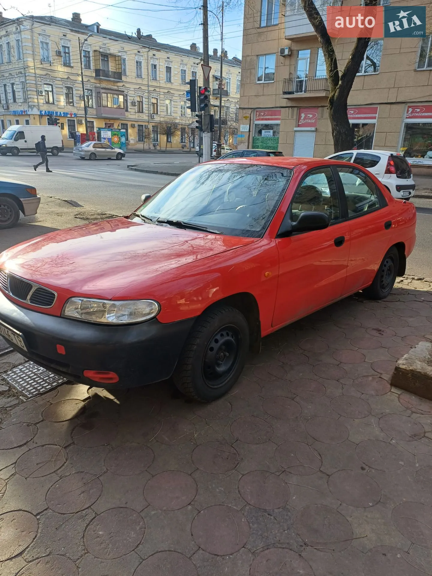 Daewoo Nubira, 1998