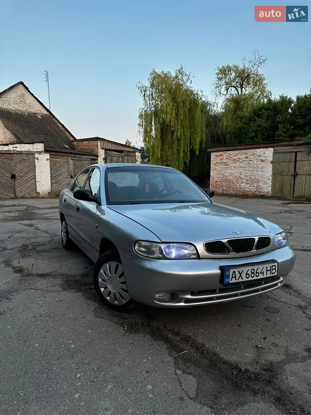 Daewoo Nubira, 1998