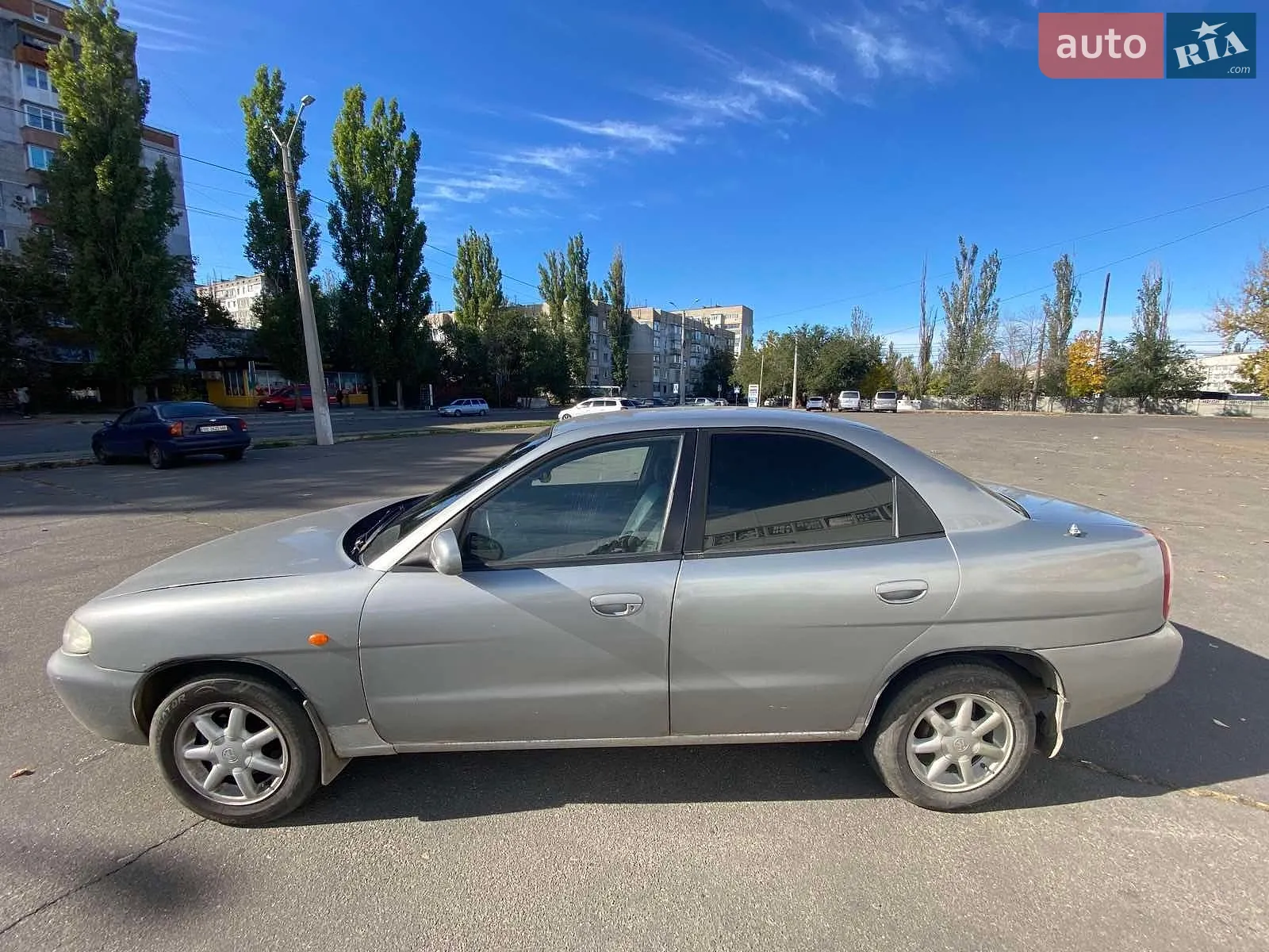Daewoo Nubira, 1998