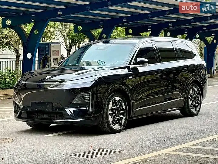 Deepal S09, 2025