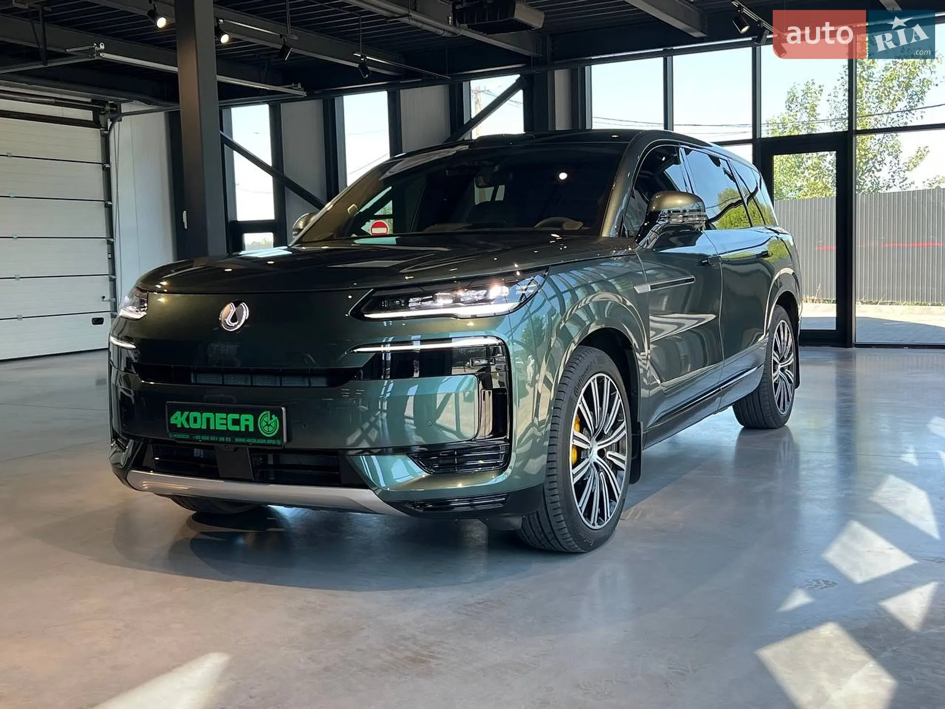 Denza N9, 2025