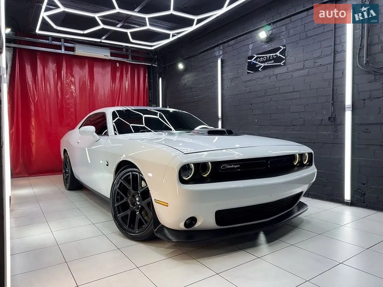 Dodge Challenger, 2016