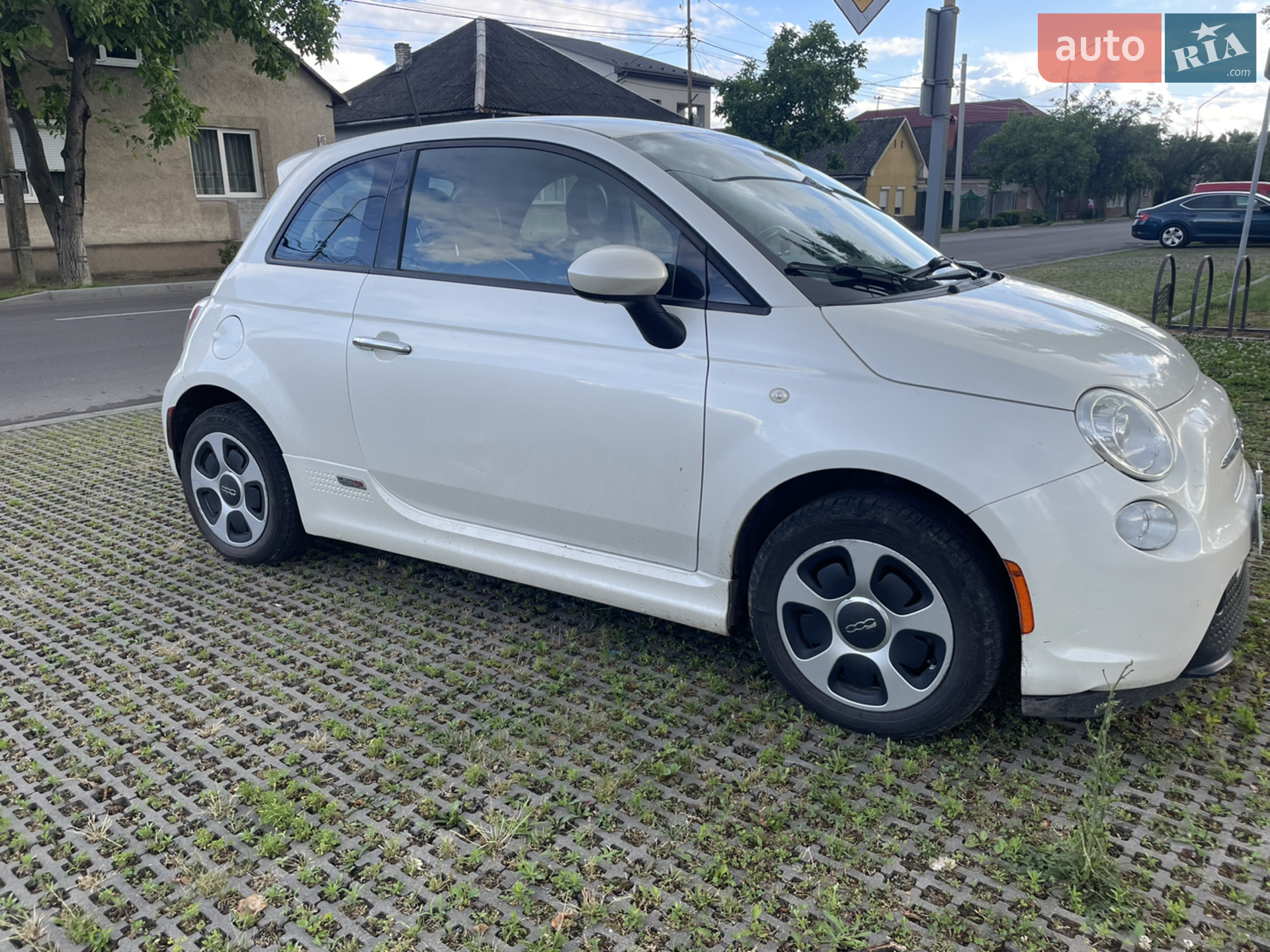 Fiat 500e, 2015