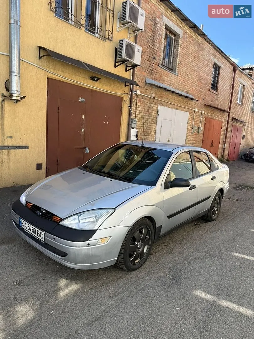 Ford Focus, 2001