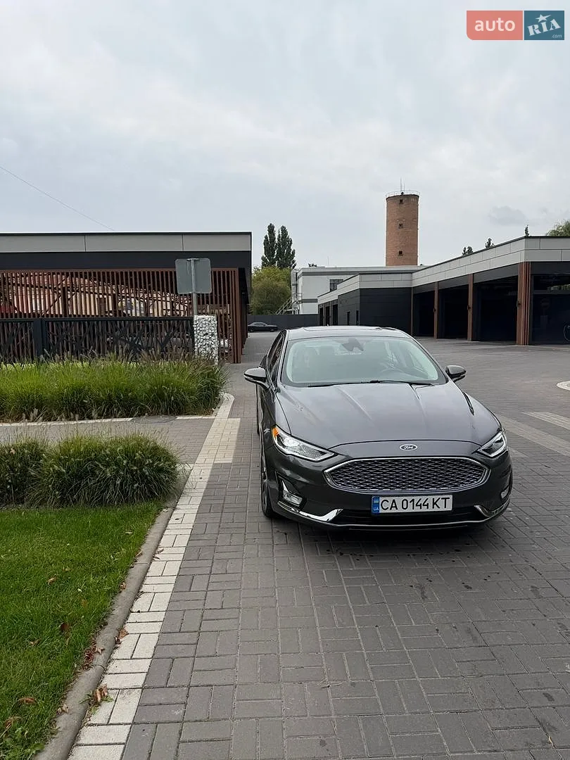 Ford Fusion, 2020