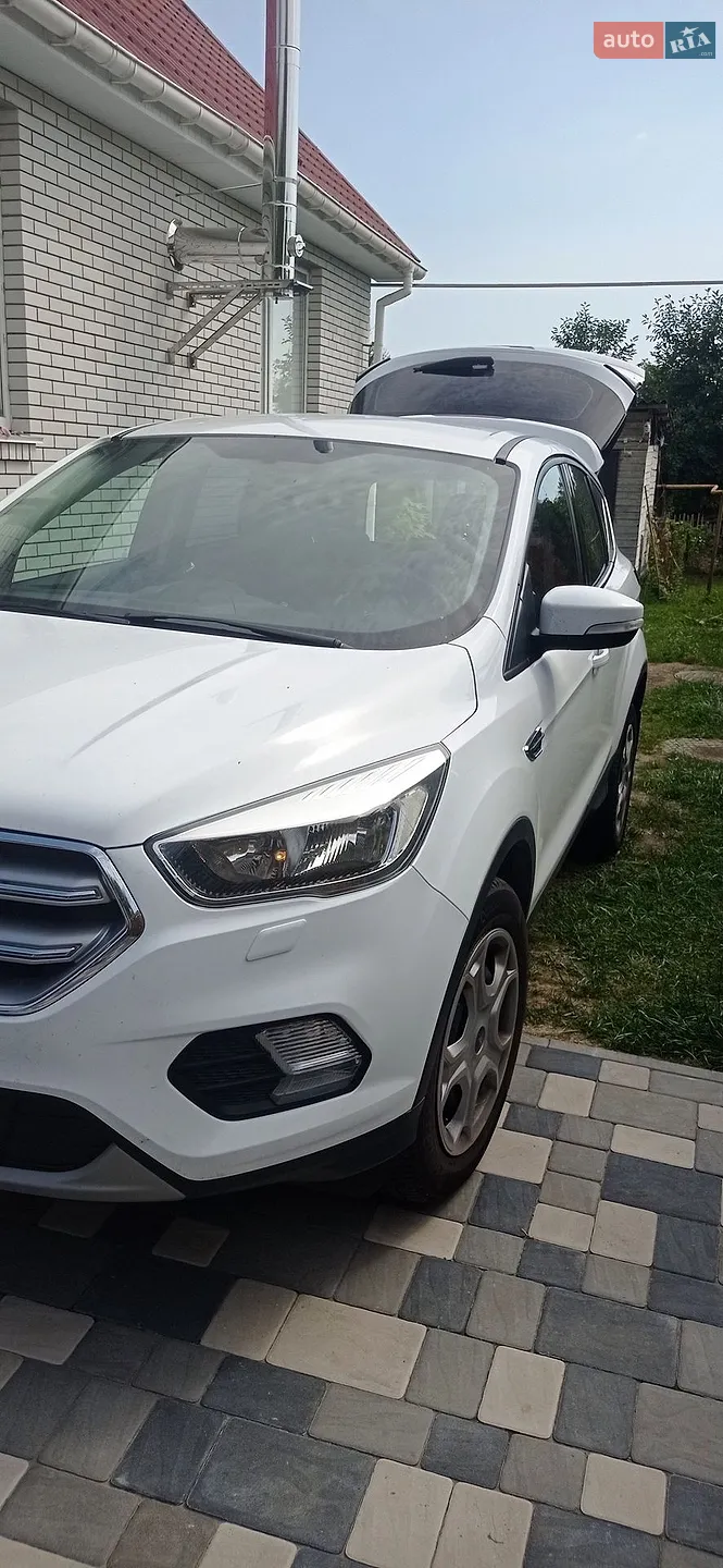 Ford Kuga, 2019