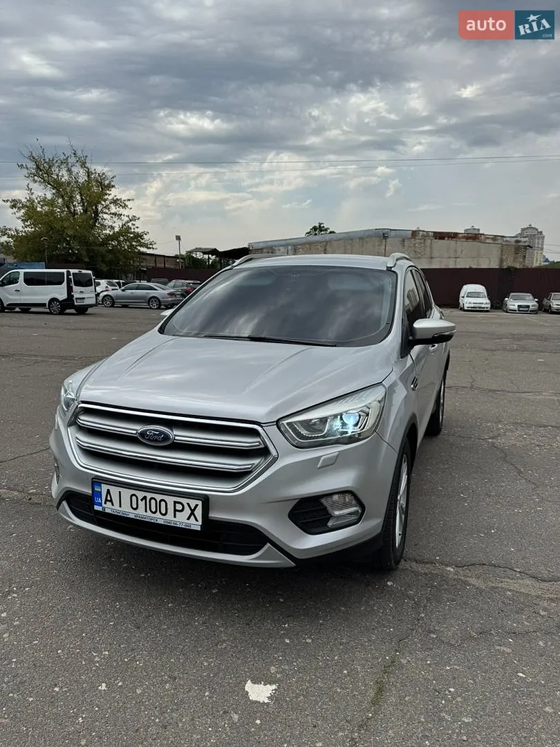 Ford Kuga, 2019