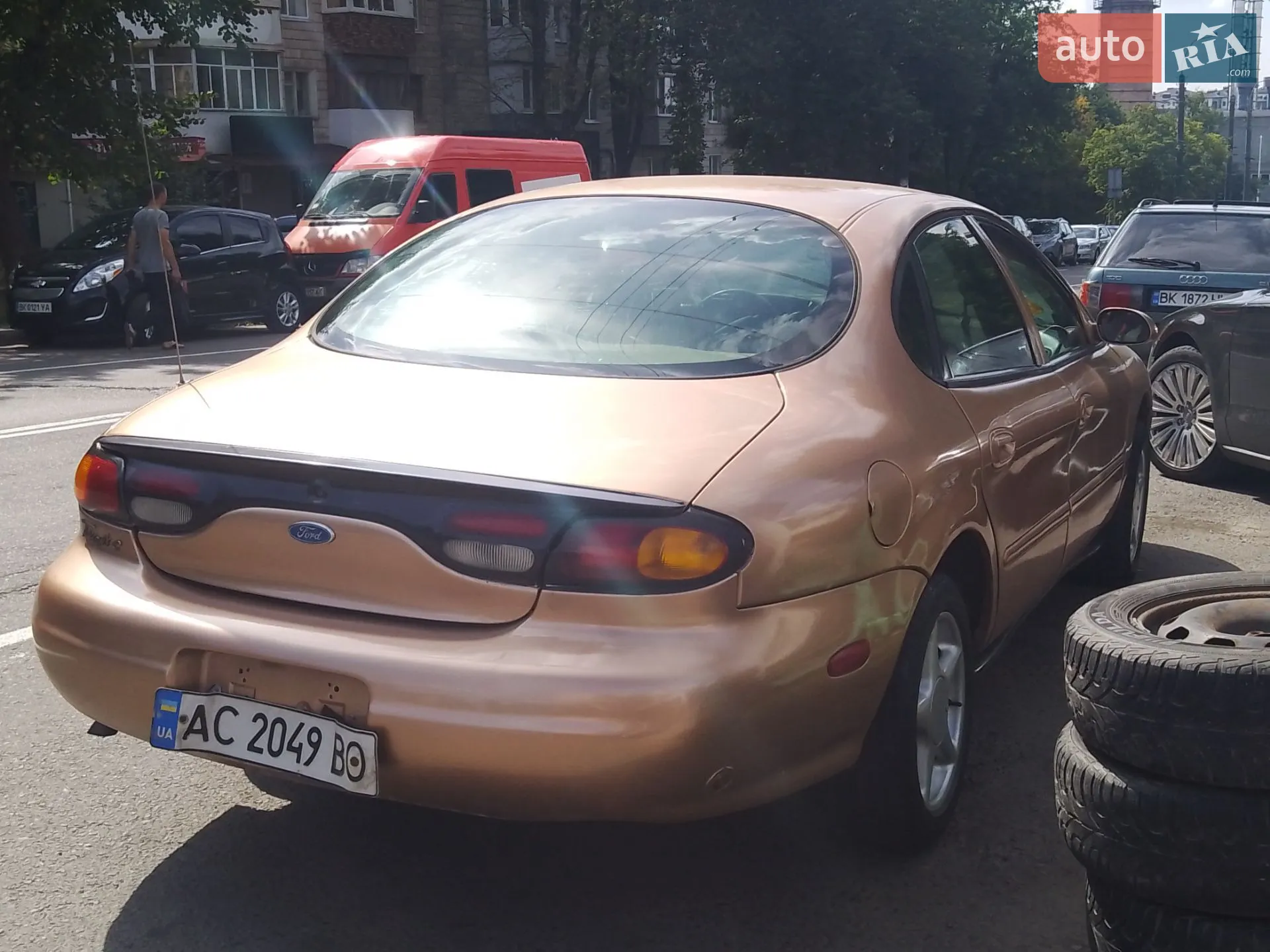 Ford Taurus, 1996