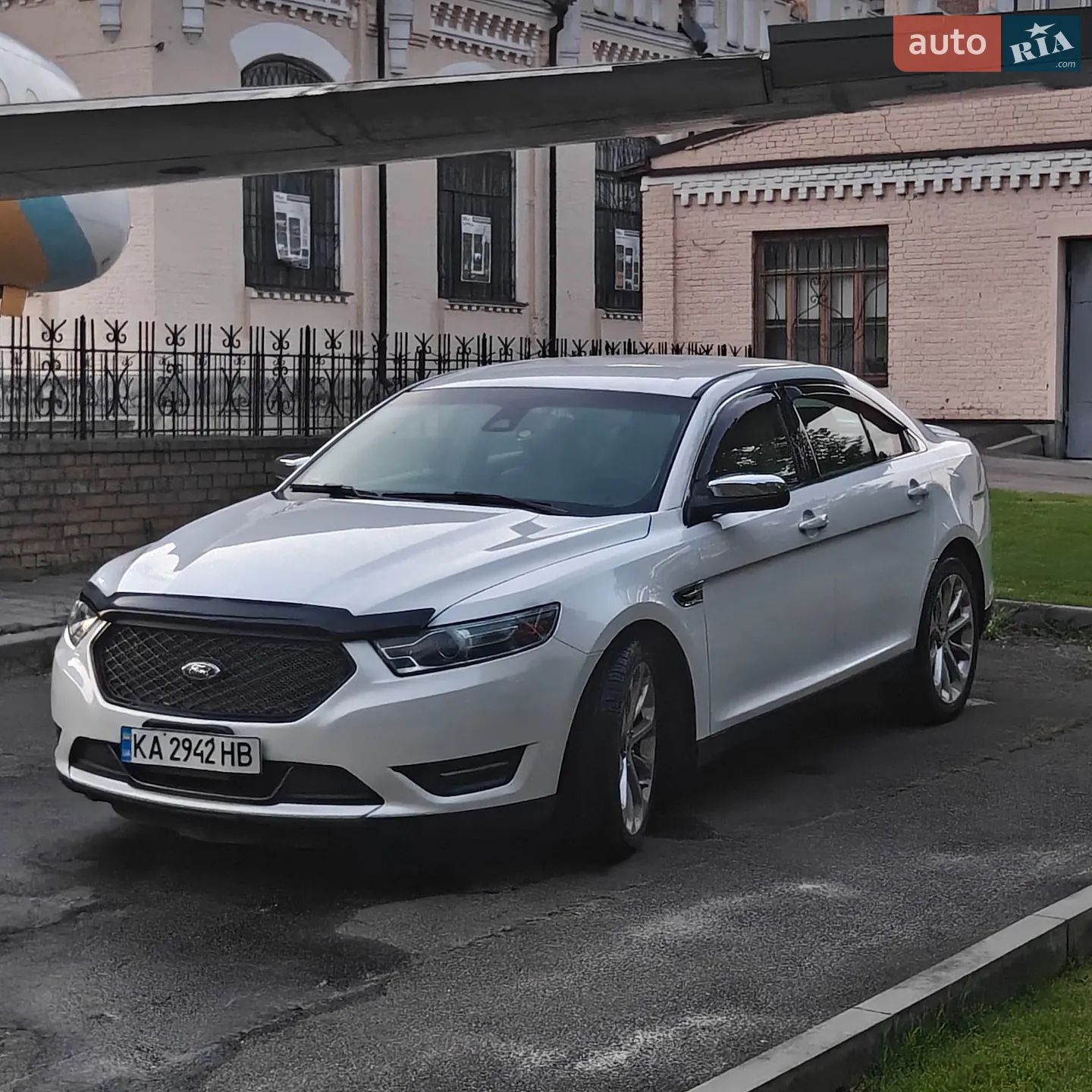 Ford Taurus, 2016