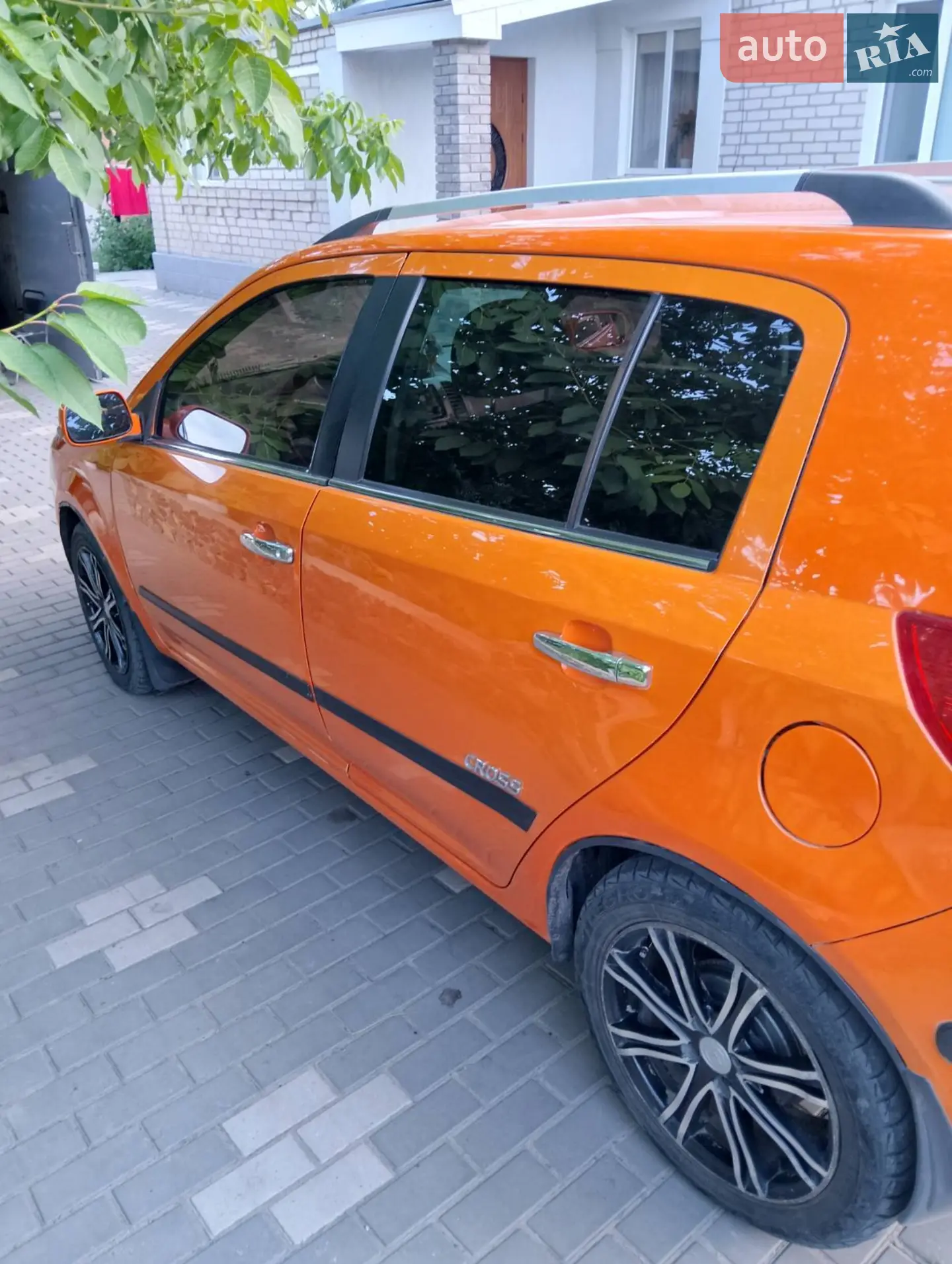 Geely MK Cross, 2013