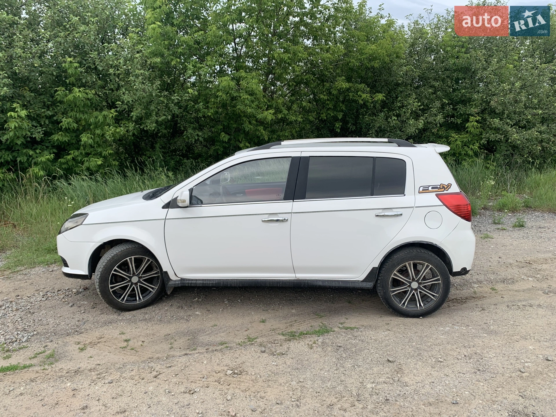 Geely MK Cross, 2013