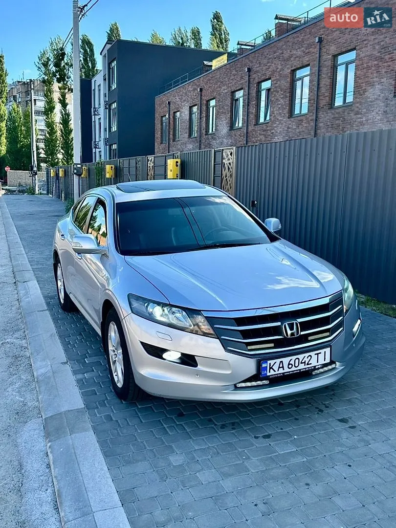 Honda Crosstour, 2011
