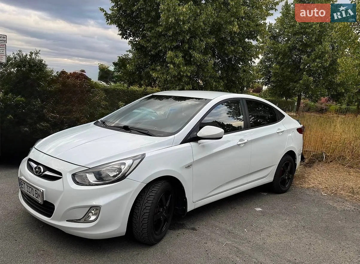 Hyundai Accent, 2012