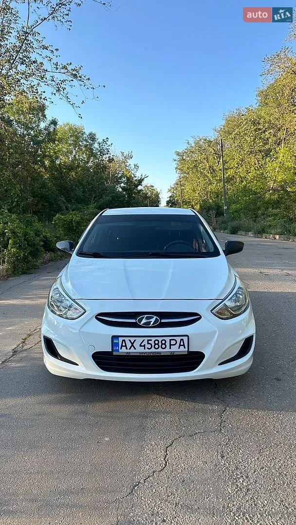 Hyundai Accent, 2015