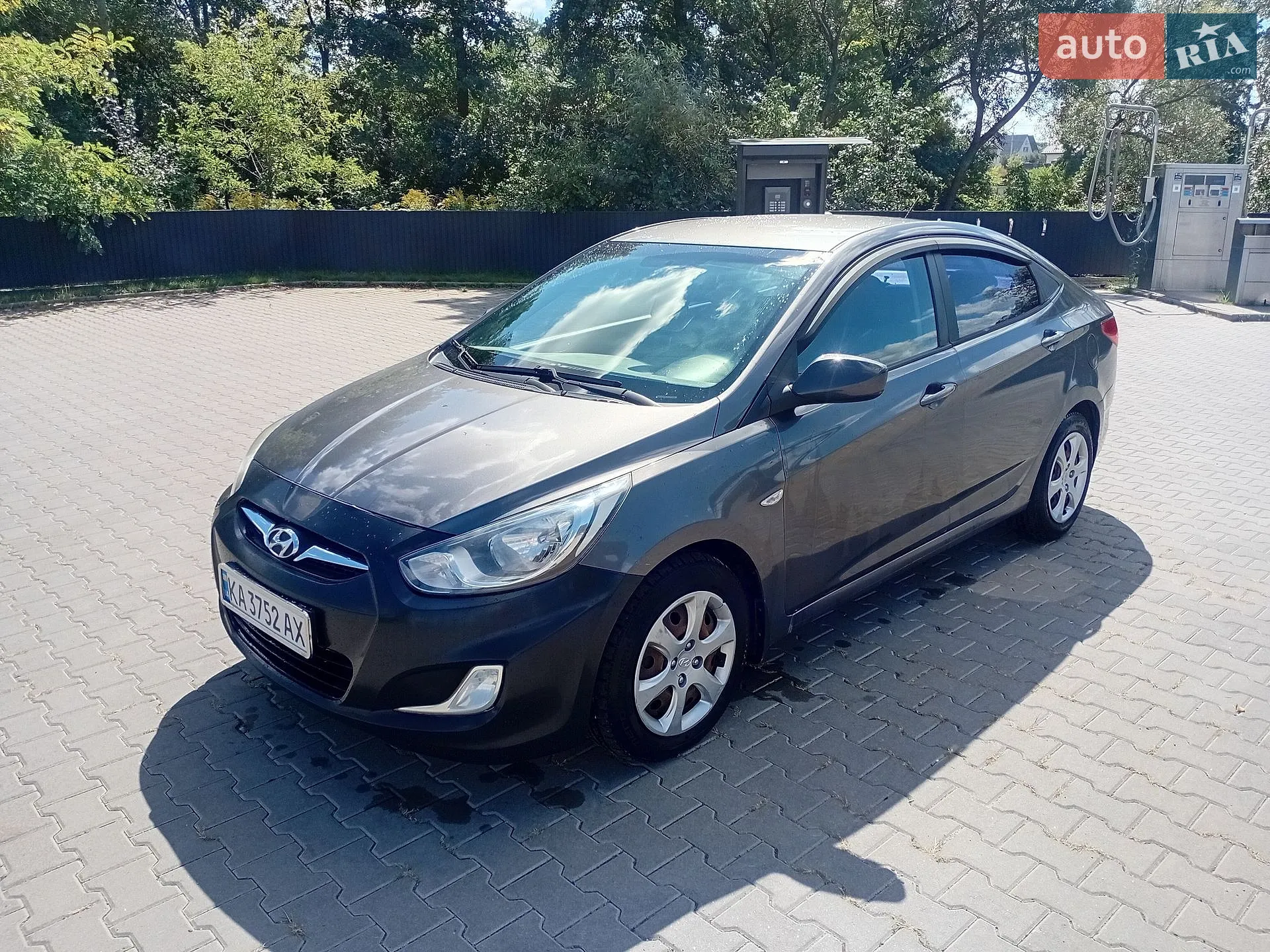 Hyundai Accent, 2011