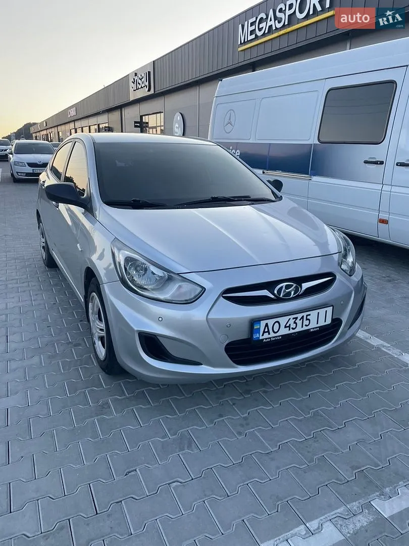Hyundai Accent, 2013