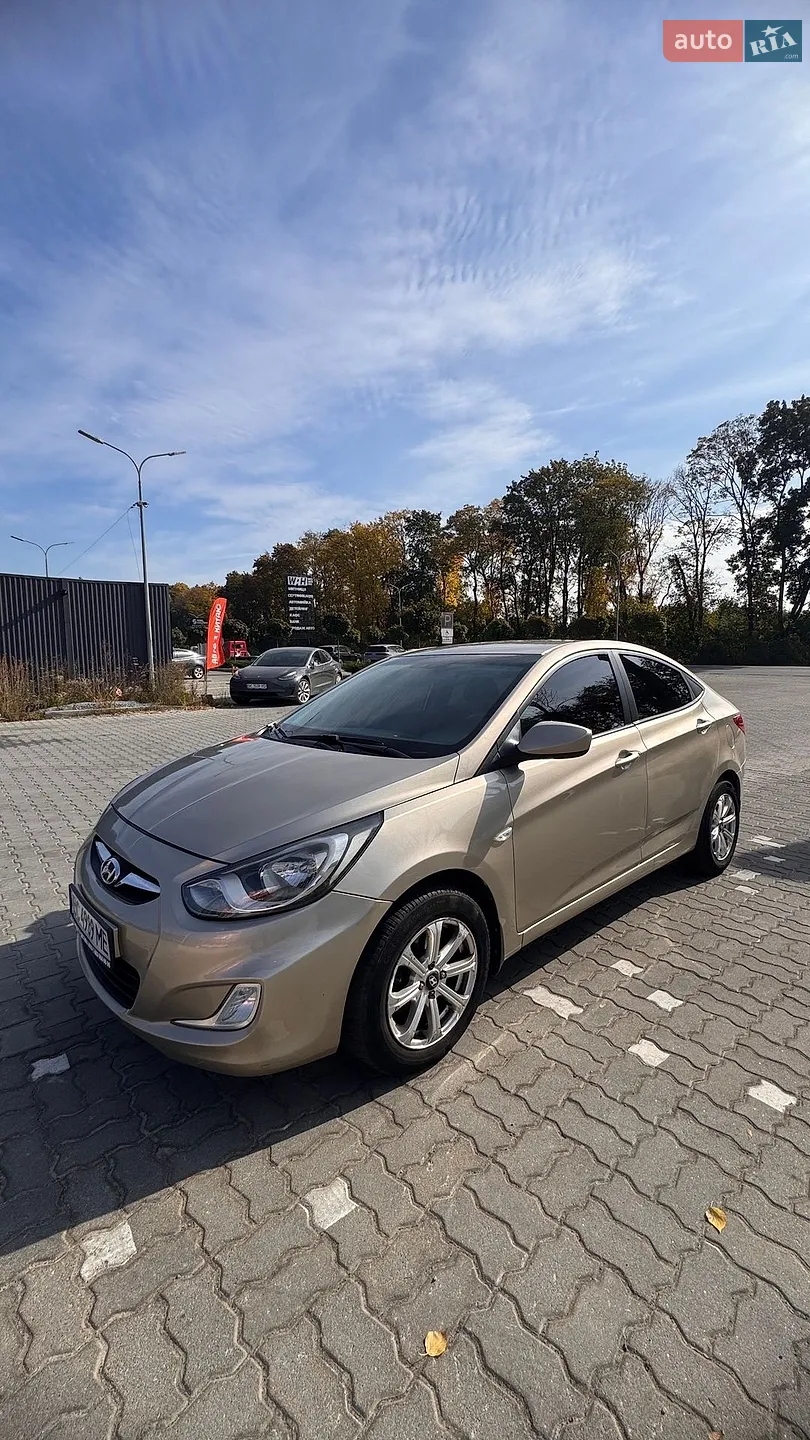 Hyundai Accent, 2012
