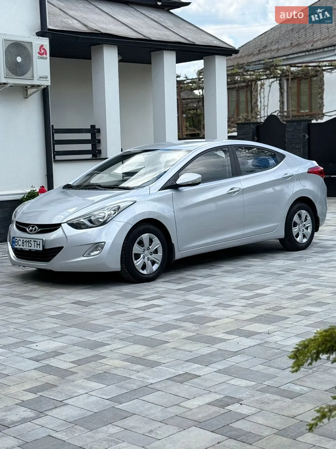 Hyundai Elantra, 2011
