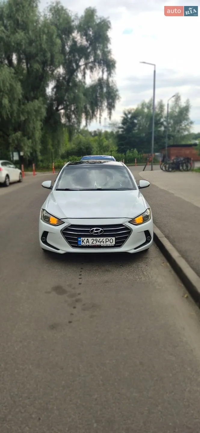Hyundai Elantra, 2016