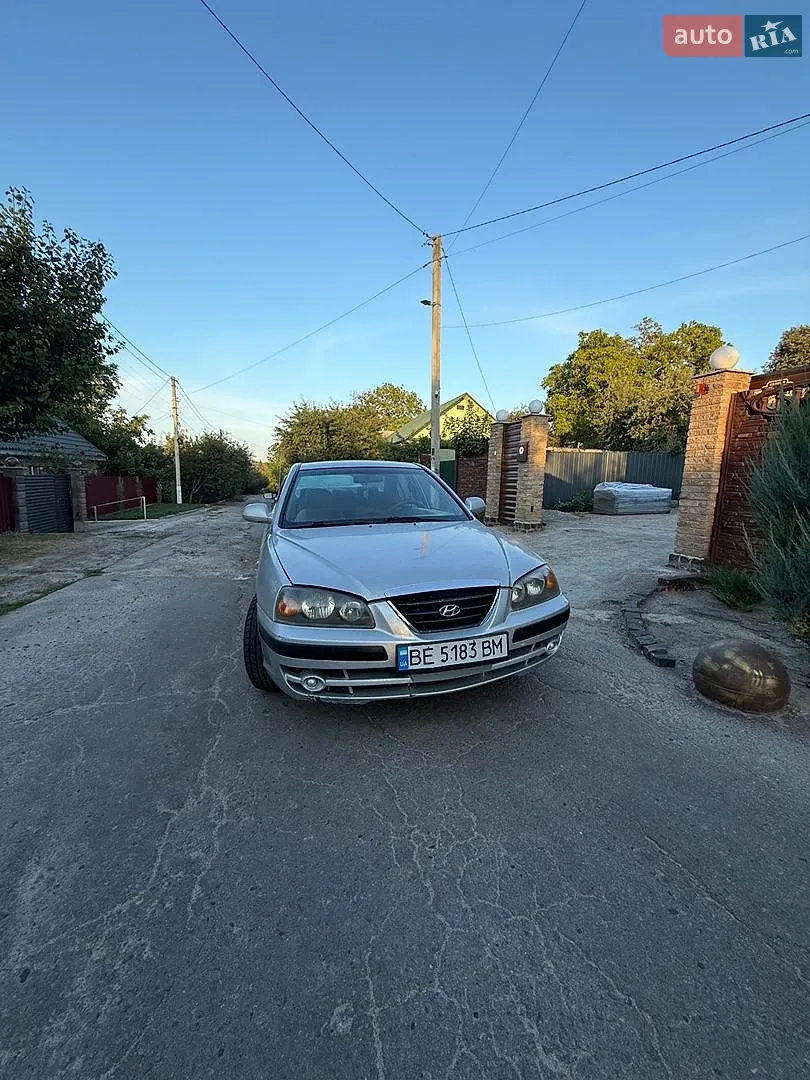 Hyundai Elantra, 2004