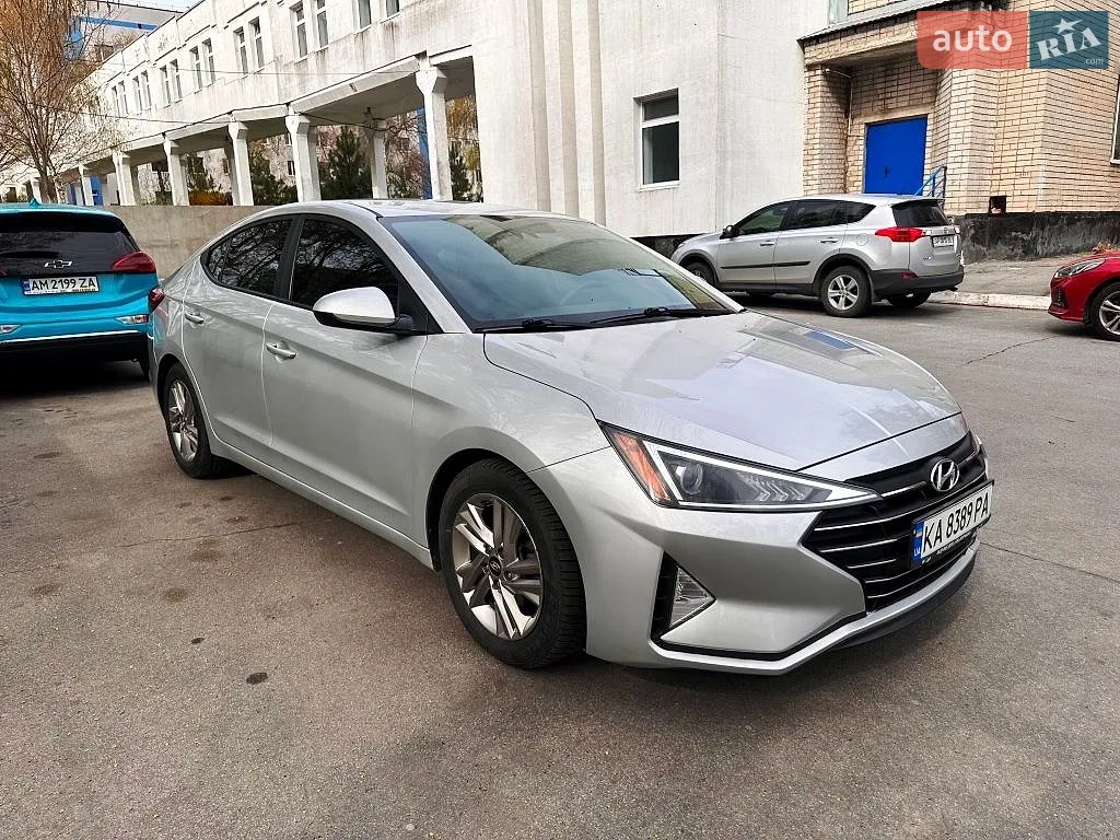 Hyundai Elantra, 2019