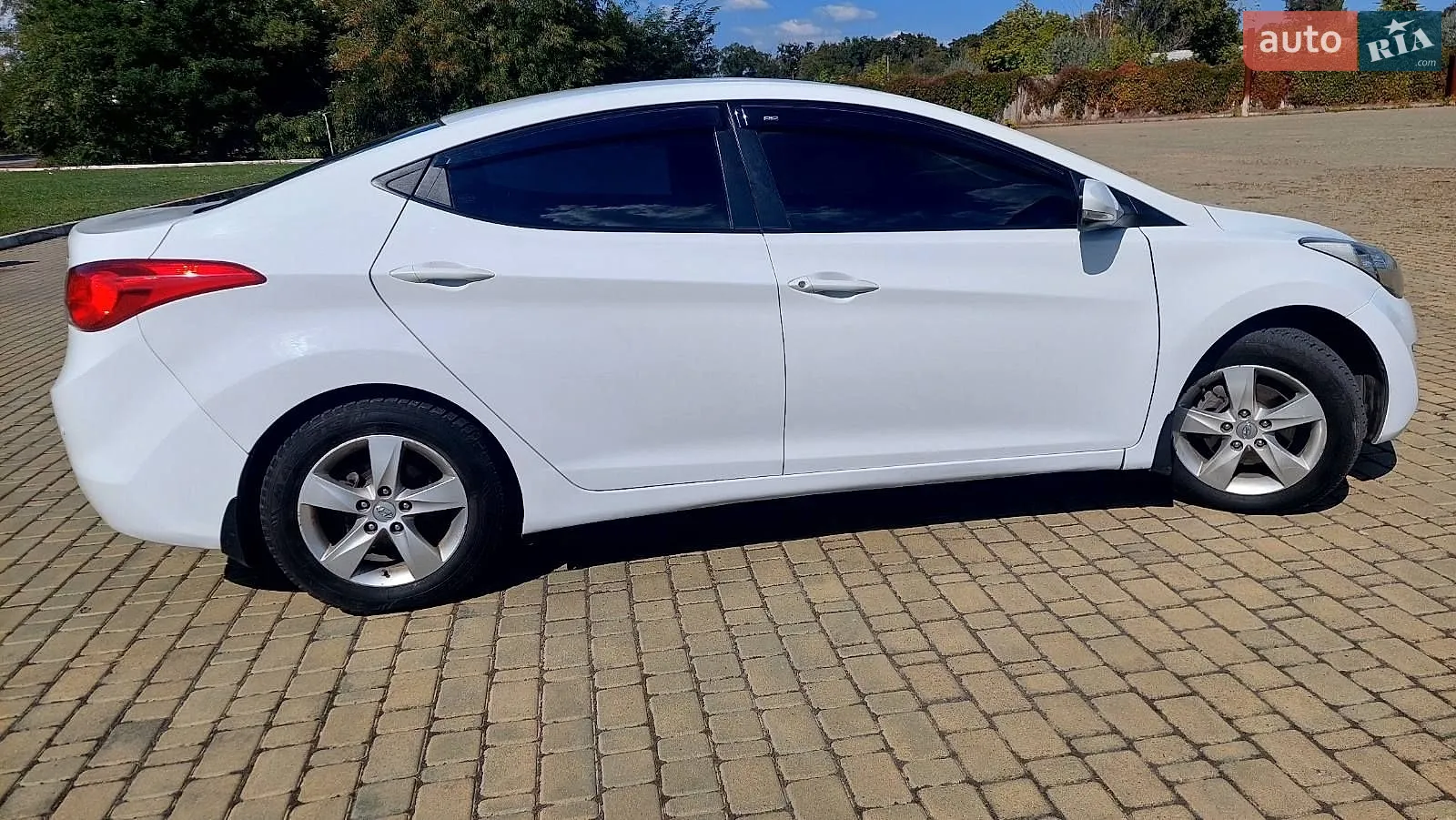 Hyundai Elantra, 2011