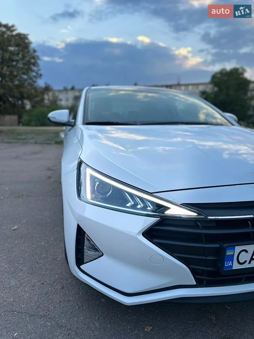 Hyundai Elantra, 2019
