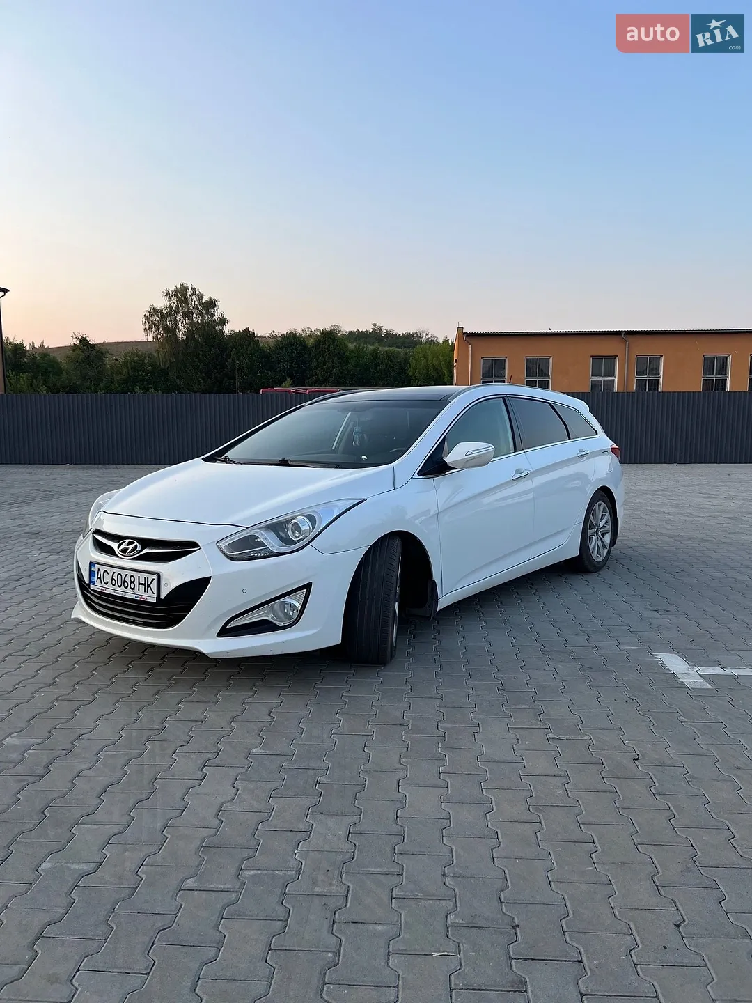 Hyundai i40, 2011