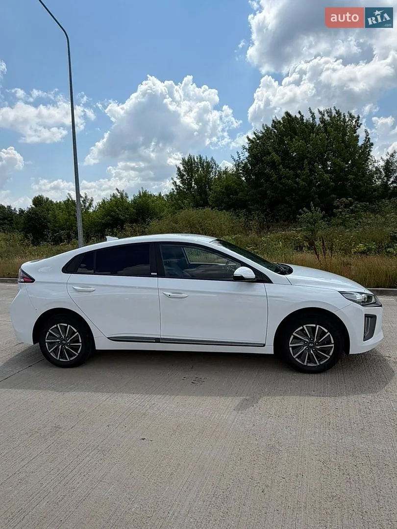 Hyundai Ioniq, 2021