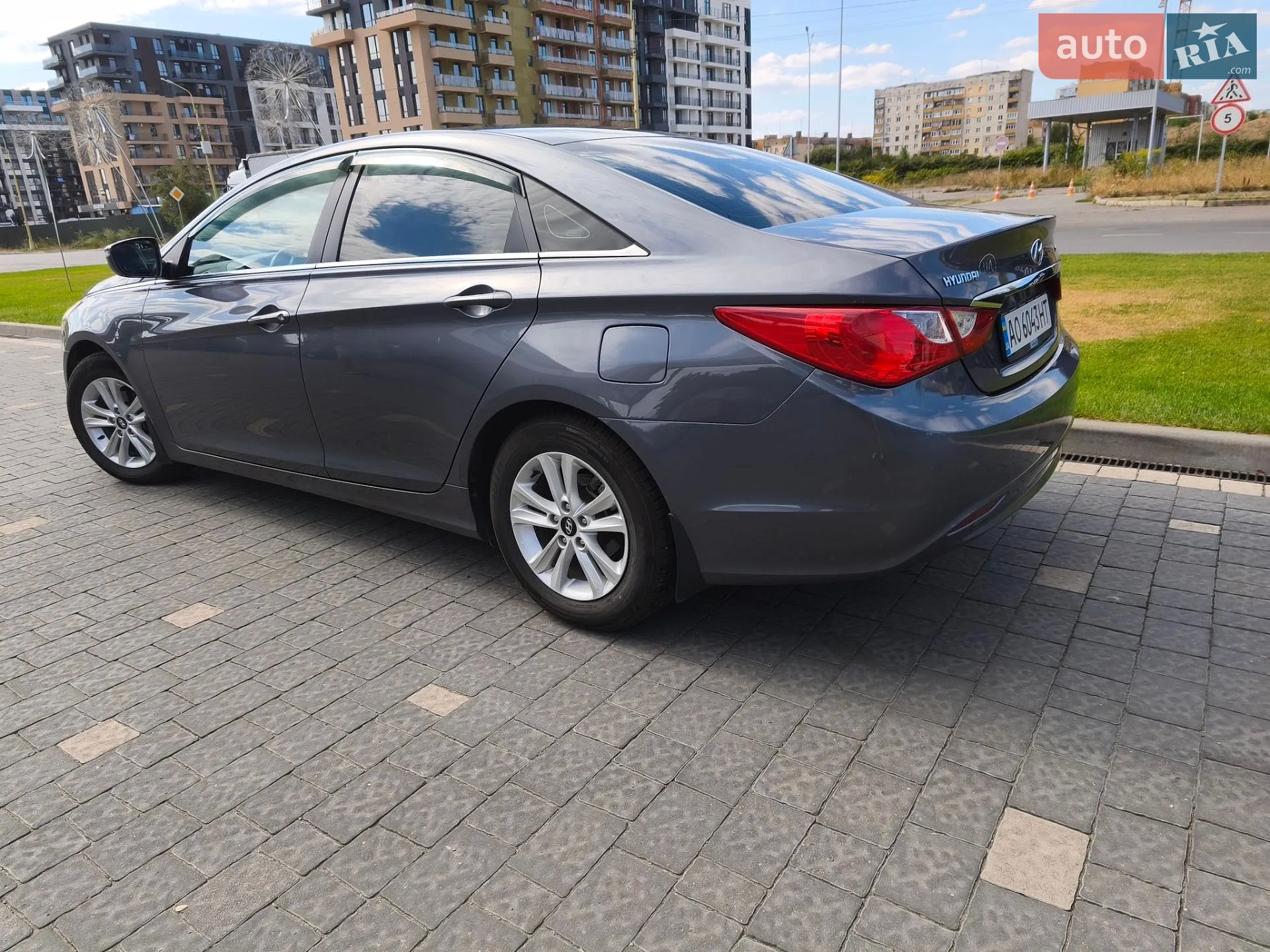 Hyundai Sonata, 2011