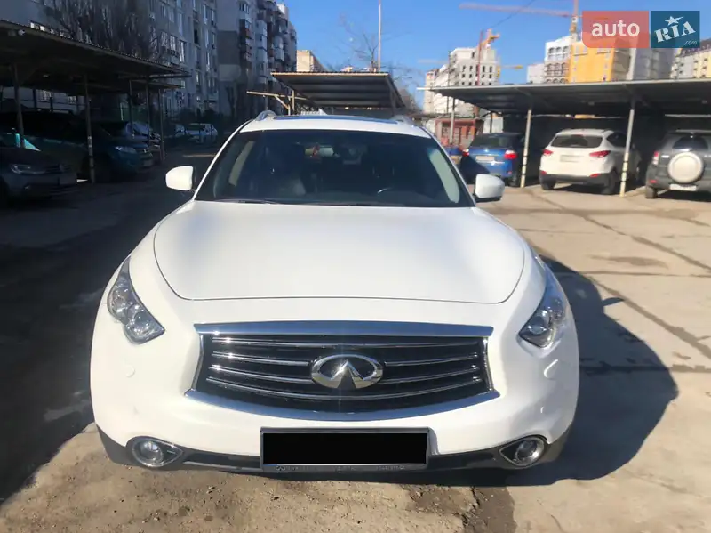 Infiniti FX 37, 2013