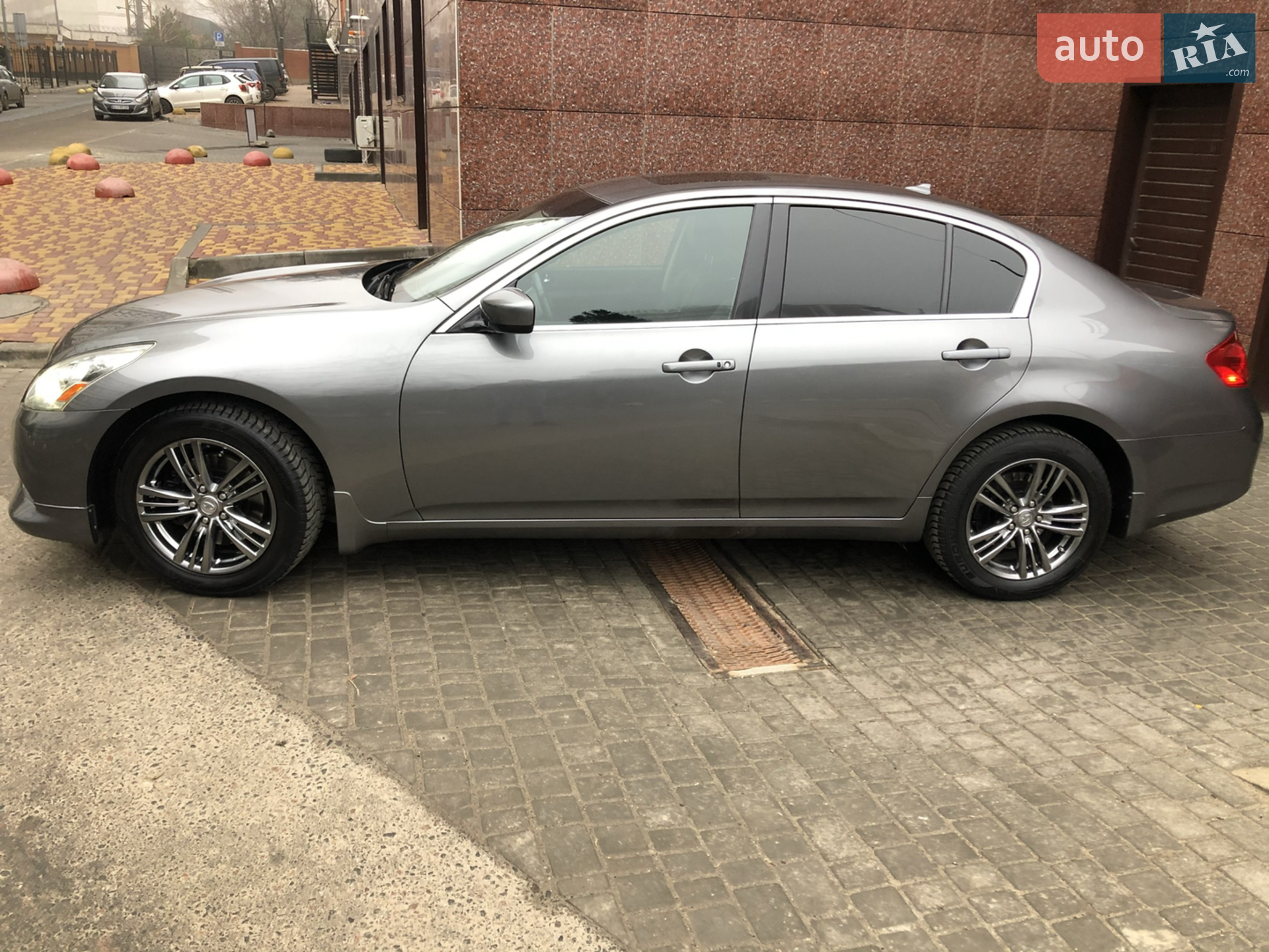 Infiniti G25, 2011
