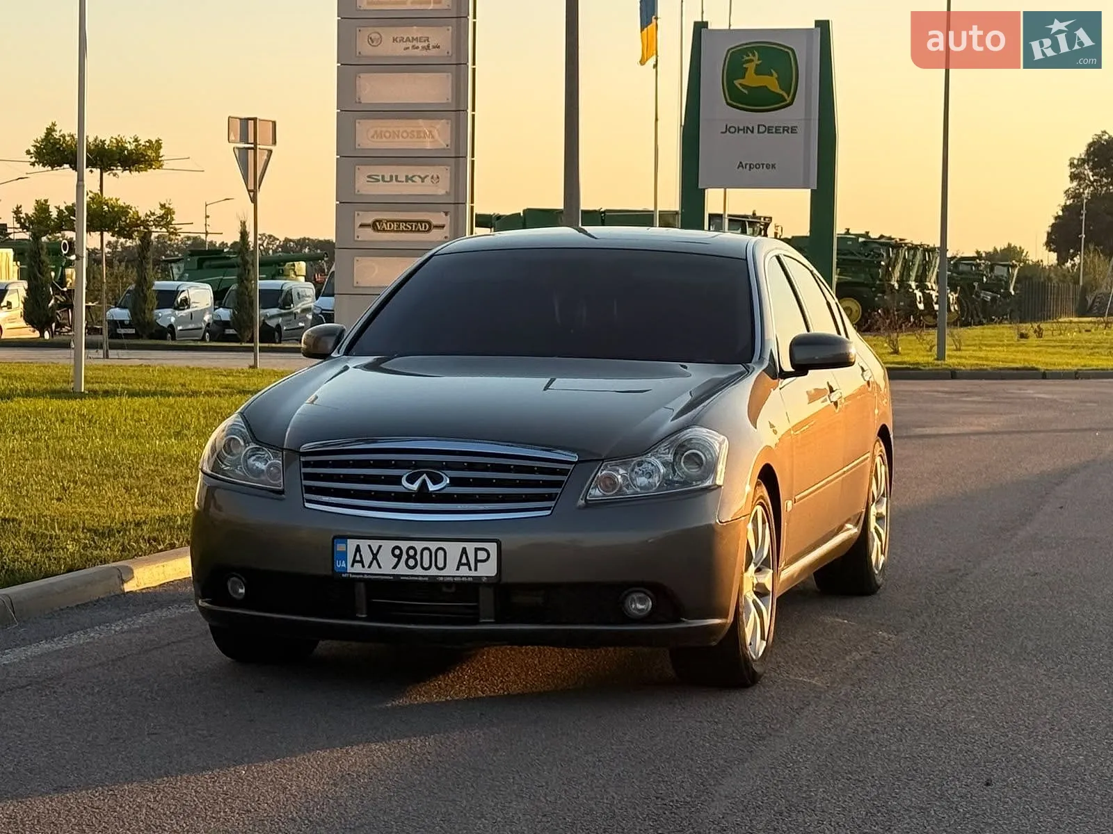 Infiniti M45, 2005