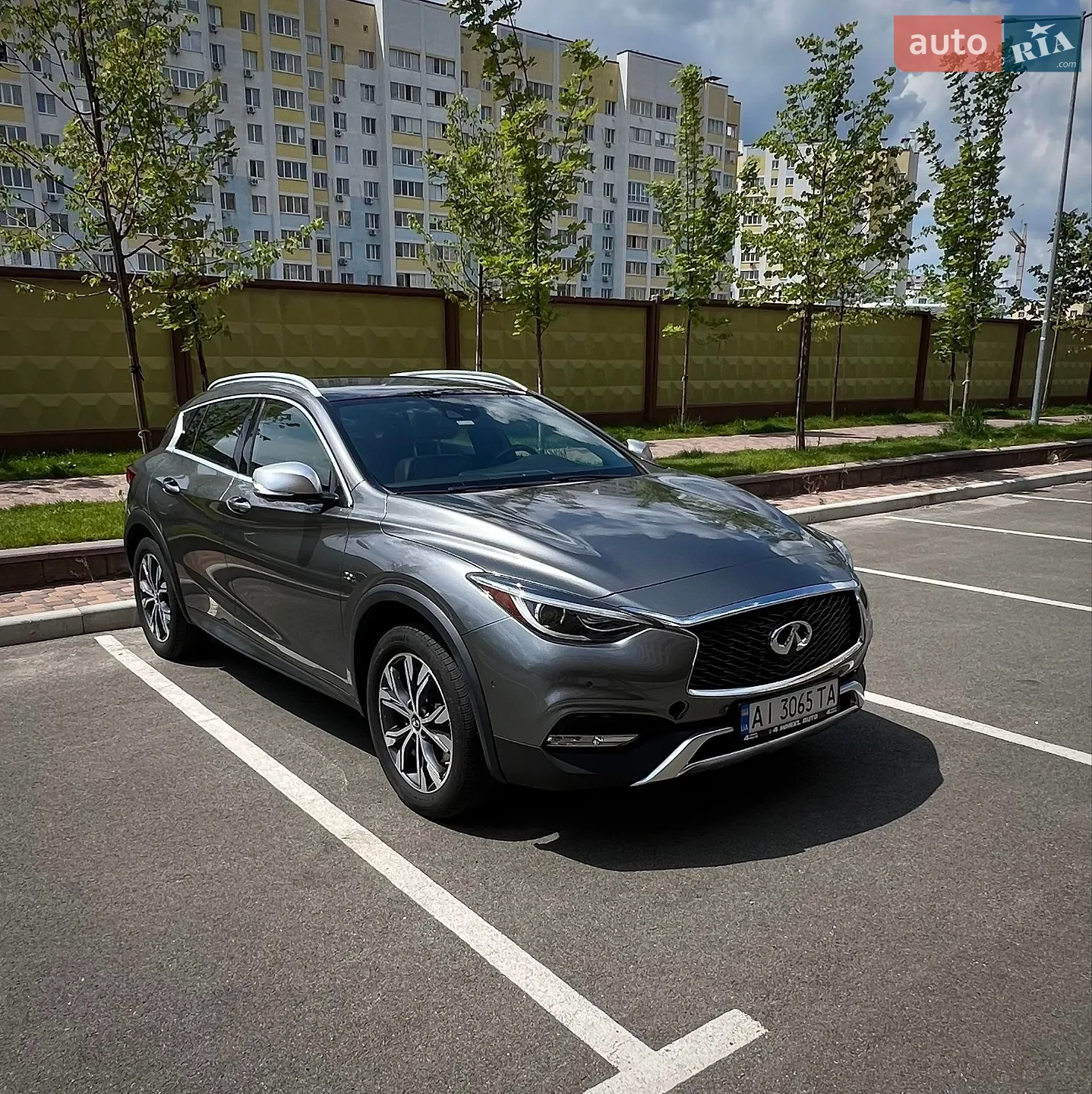 Infiniti QX30, 2016