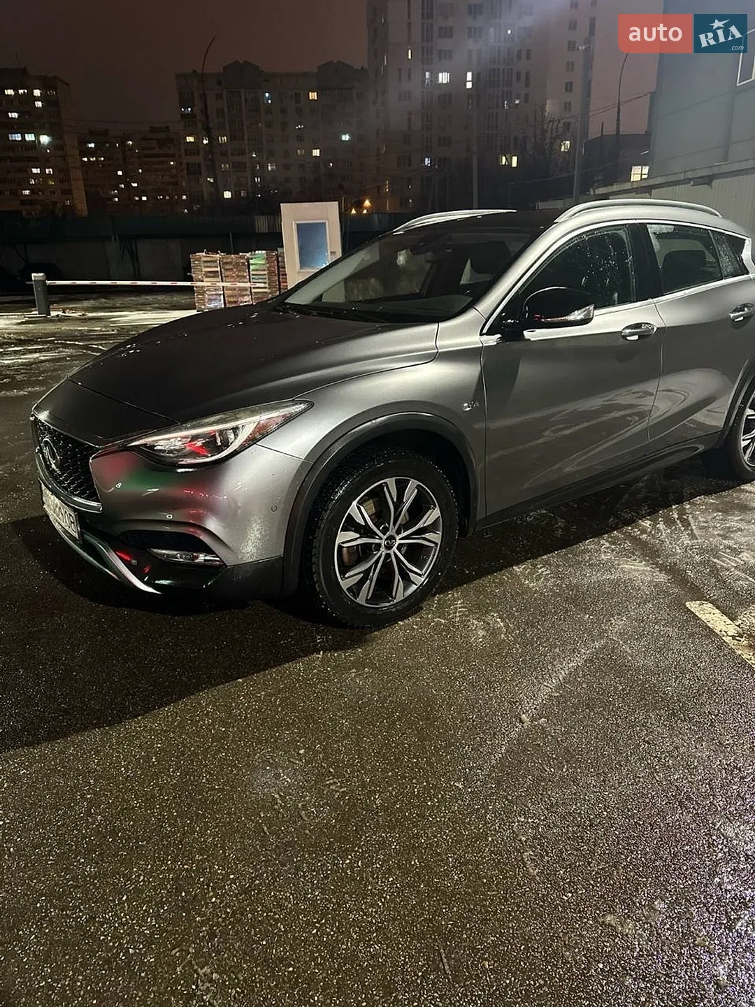 Infiniti QX30, 2016