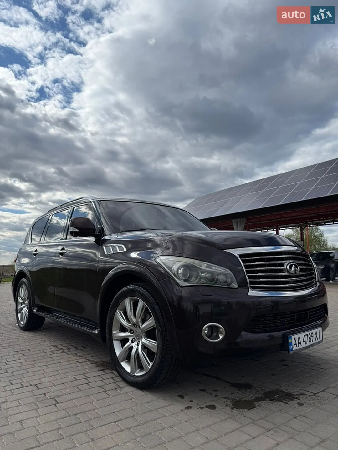 Infiniti QX56, 2012