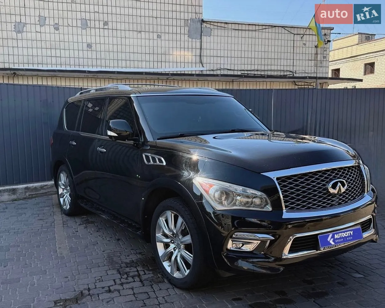 Infiniti QX56, 2010