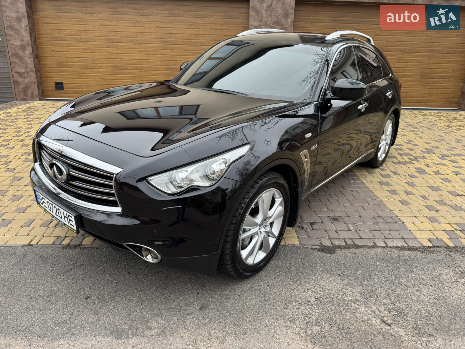 Infiniti QX70, 2013