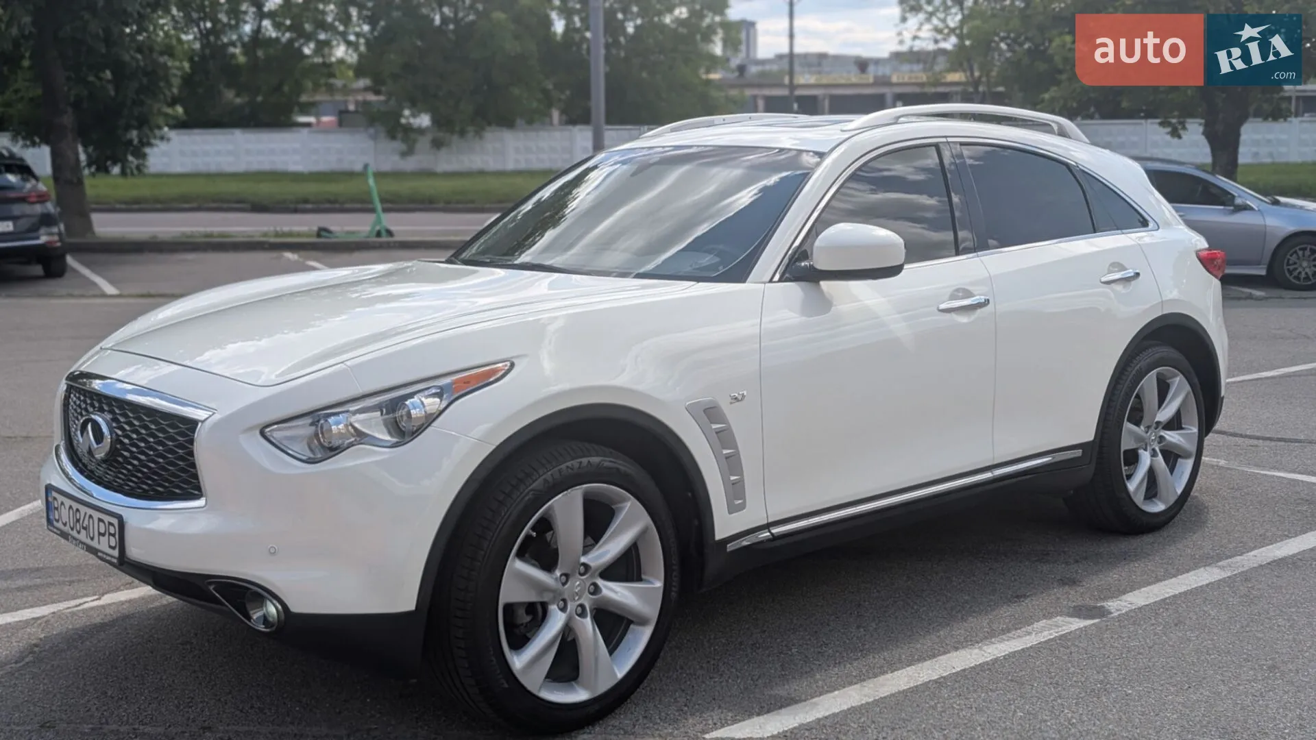 Infiniti QX70, 2013