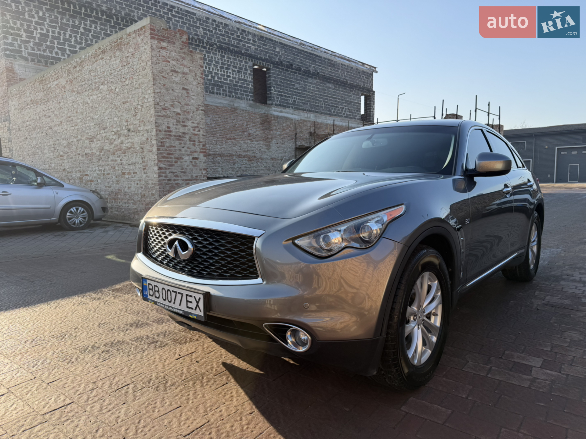 Infiniti QX70, 2016
