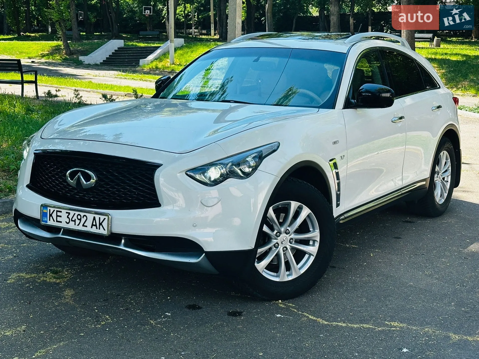 Infiniti QX70, 2014
