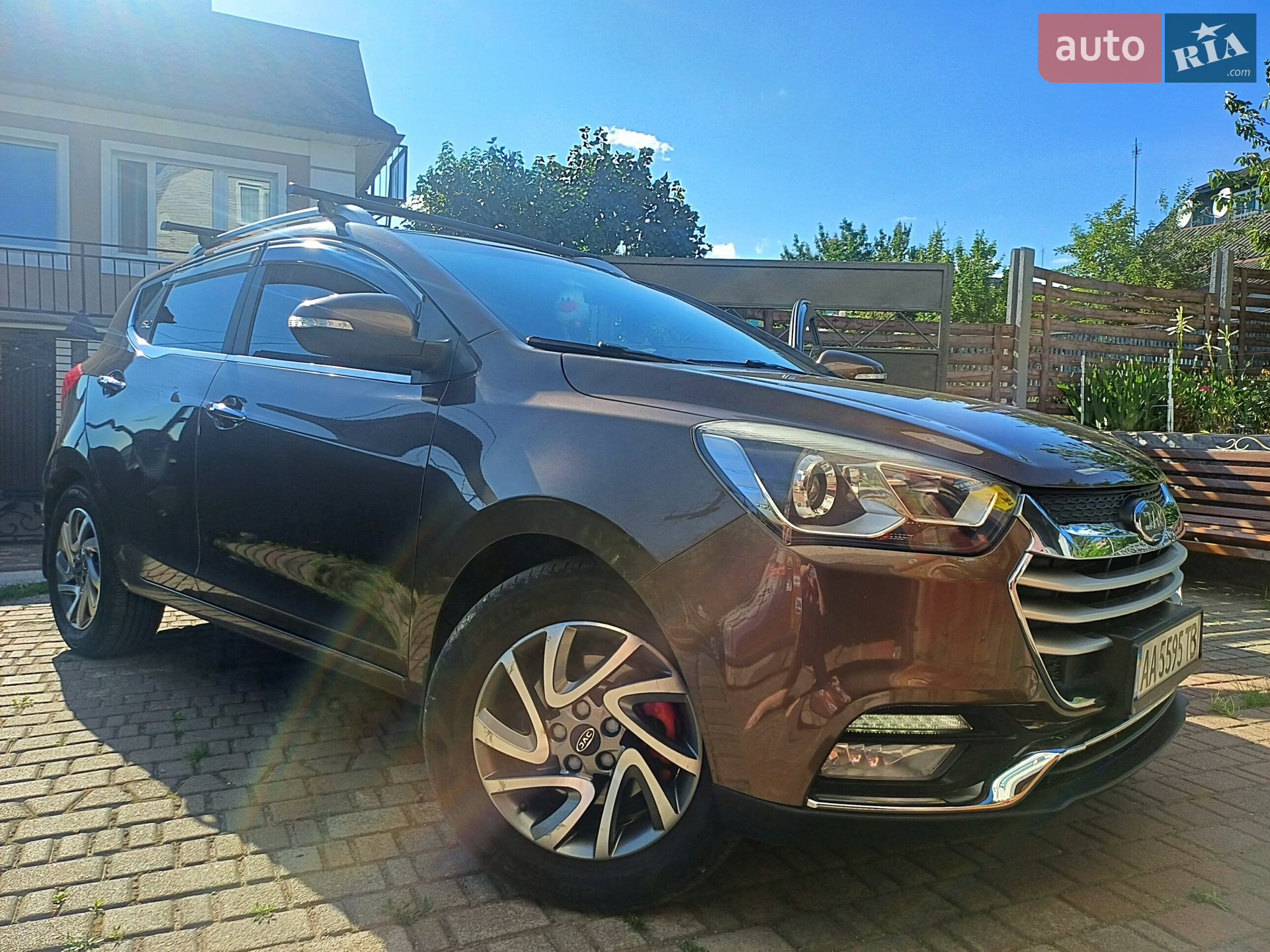 JAC S2, 2017