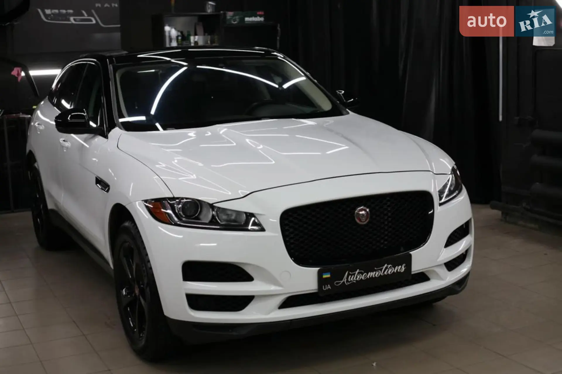 Jaguar F-Pace, 2017