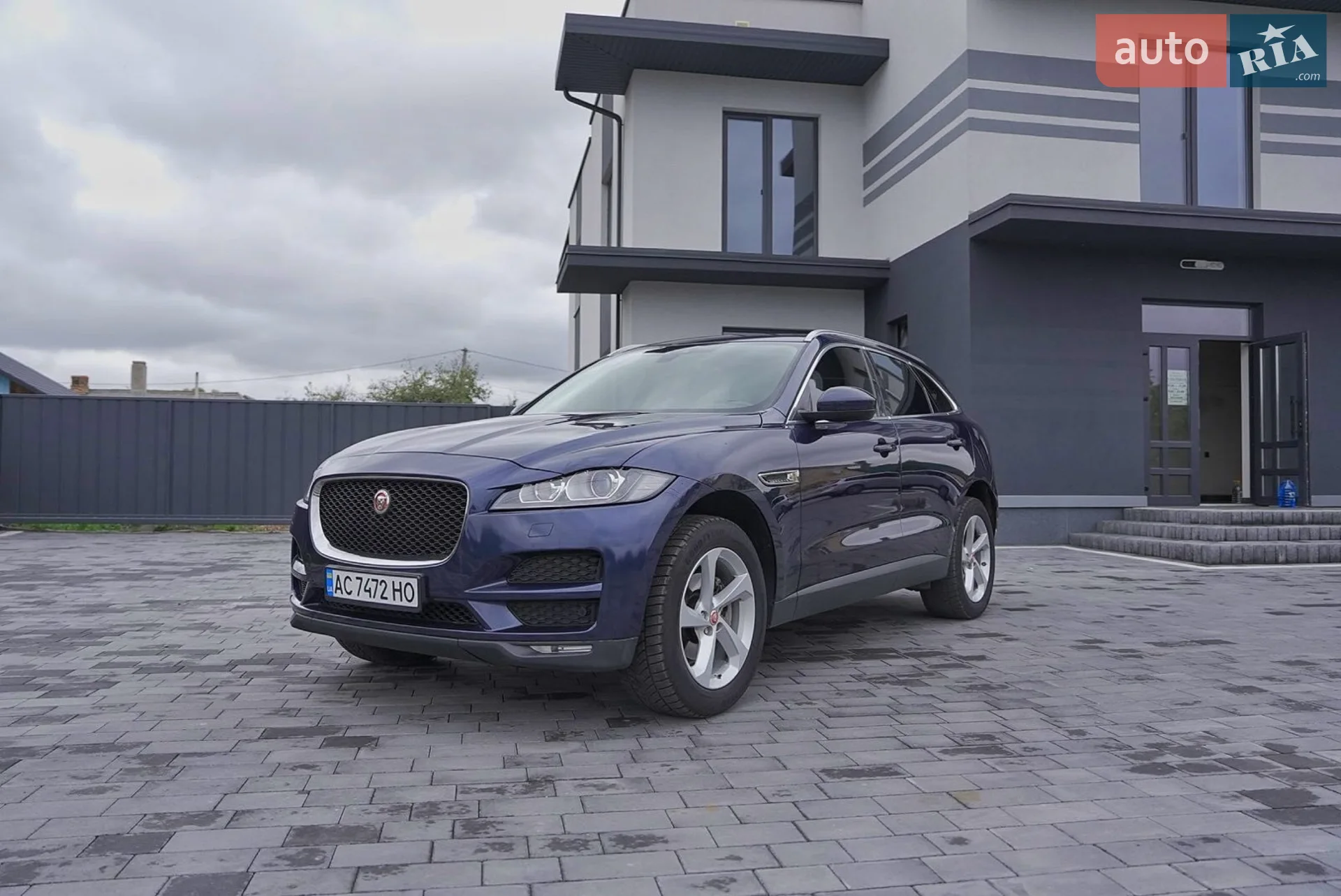 Jaguar F-Pace, 2016