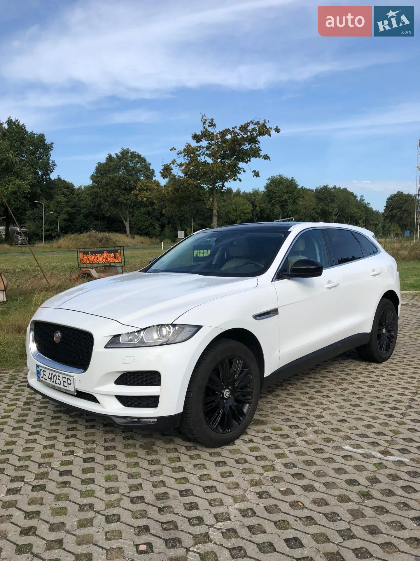 Jaguar F-Pace, 2016